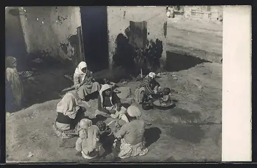 Foto-AK Prilep, Strassenleben in der Stadt
