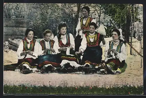 AK Trin, Tracht von Trin, Gruppe junger Frauen