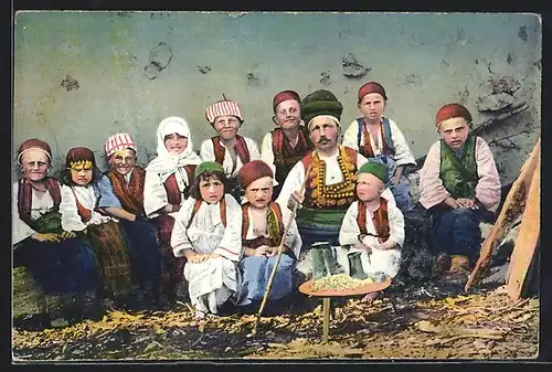 AK Bosnien, Bauernfamilie in Tracht