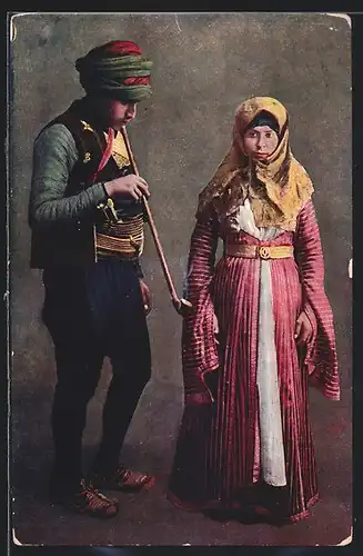 AK Bosnien und Herzegowina, Junges Paar in Tracht mit Turban und Kopftuch