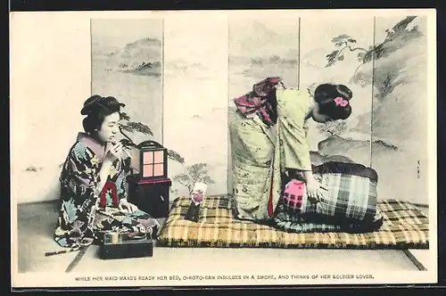 AK Zwei Japanerinnen im Kimono beim Rauchen
