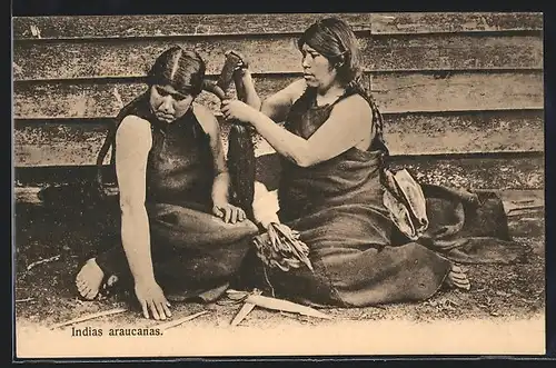 AK Indias araucanas, Indios Frauen binden sich die Haare