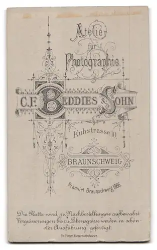 Fotografie C. F. Beddies, Braunschweig, Kuhstrasse 10, Bürgerlicher mit rundem Gesicht und Zwirbelschnauzer