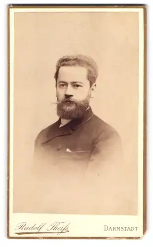 Fotografie Rudolf Theiss, Darmstadt, Herr im Anzug mit Bart