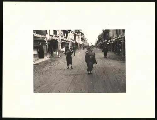 Fotoalbum mit 90 Fotogravur, Ansicht Beppu, Strassen mit Geschäften, Geisha, Segelschiff, Eisenbahnbrücke, Rikscha