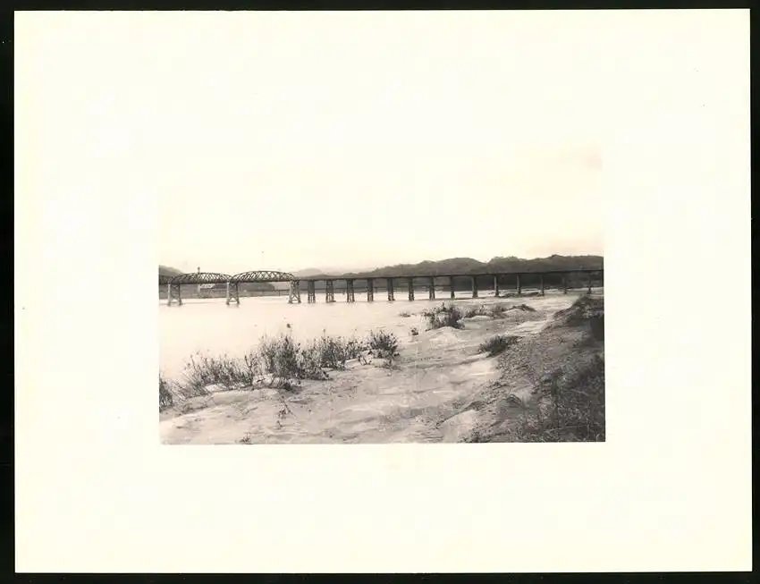 Fotoalbum mit 90 Fotogravur, Ansicht Beppu, Strassen mit Geschäften, Geisha, Segelschiff, Eisenbahnbrücke, Rikscha 18