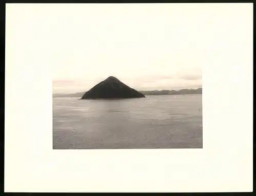 Fotoalbum mit 90 Fotogravur, Ansicht Beppu, Strassen mit Geschäften, Geisha, Segelschiff, Eisenbahnbrücke, Rikscha