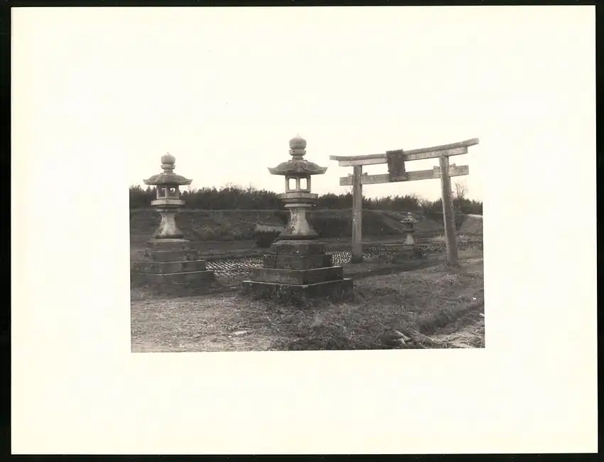 Fotoalbum mit 90 Fotogravur, Ansicht Beppu, Strassen mit Geschäften, Geisha, Segelschiff, Eisenbahnbrücke, Rikscha 46