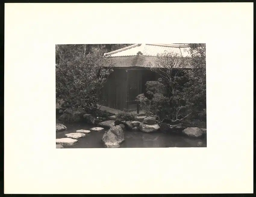 Fotoalbum mit 90 Fotogravur, Ansicht Beppu, Strassen mit Geschäften, Geisha, Segelschiff, Eisenbahnbrücke, Rikscha 52