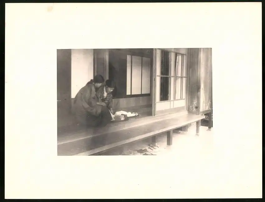 Fotoalbum mit 90 Fotogravur, Ansicht Beppu, Strassen mit Geschäften, Geisha, Segelschiff, Eisenbahnbrücke, Rikscha 54