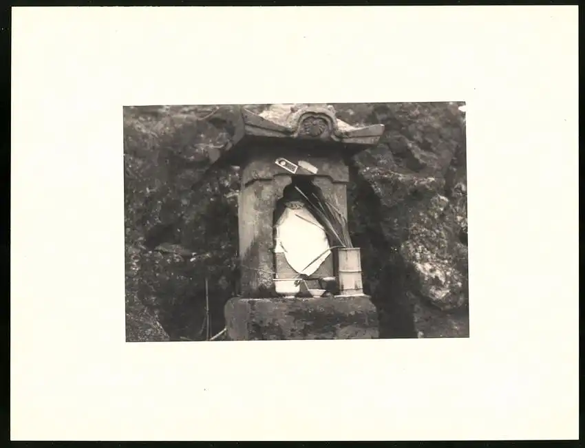 Fotoalbum mit 90 Fotogravur, Ansicht Beppu, Strassen mit Geschäften, Geisha, Segelschiff, Eisenbahnbrücke, Rikscha 67