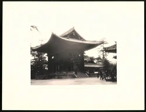 Fotoalbum mit 90 Fotogravur, Ansicht Beppu, Strassen mit Geschäften, Geisha, Segelschiff, Eisenbahnbrücke, Rikscha