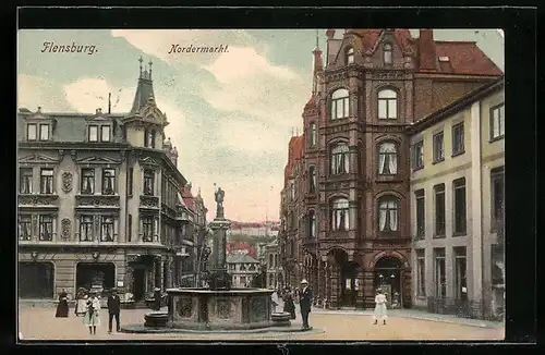 AK Flensburg, Nordermarkt mit Brunnen