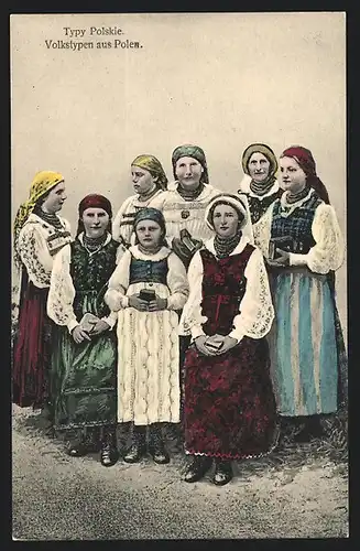 AK Volkstypen aus Polen, Frauen und Mädchen tragen stolz ihre Tracht