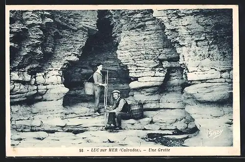 AK Luc-sur-Mer, Une Grotte