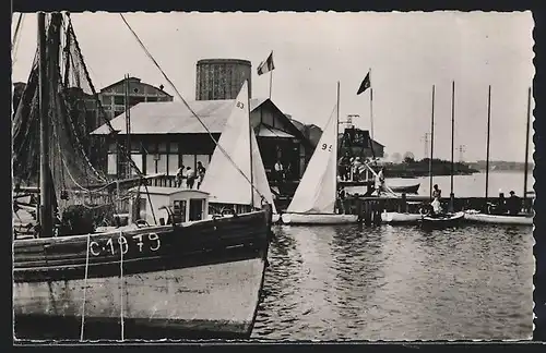 AK Dives-Cabourg, Barque de Pêche et le Club du Yachting