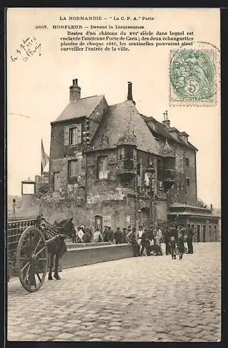 AK Honfleur, Devant la Lieutenance