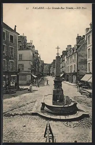 AK Falaise, La Grande-Rue Trinité