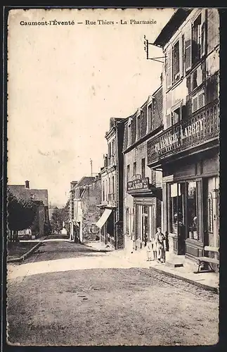 AK Caumont-l`Éventé, Rue Thiers et la Pharmacie