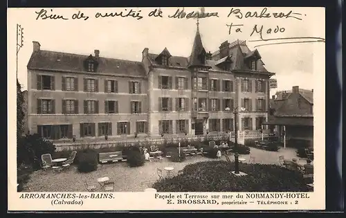 AK Arromanches-Les-Bains, Facade et Terrasse sur mer du Normandy-Hotel