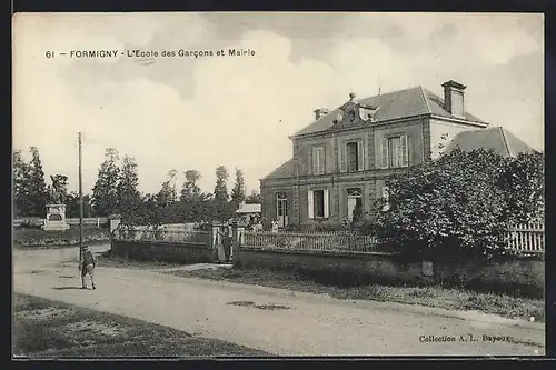 AK Formigny, L`Ecole des Garcons et Mairie