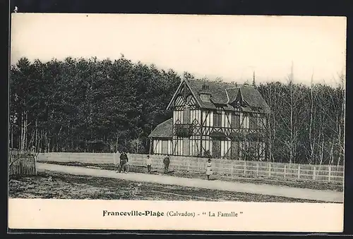 AK Franceville-Plage, La Famille