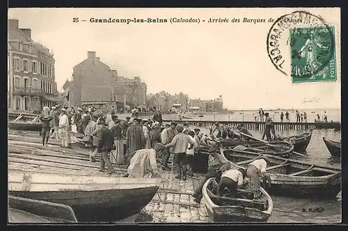 AK Grandcamp-les-Bains, Arrivée des Barques de Pecheurs