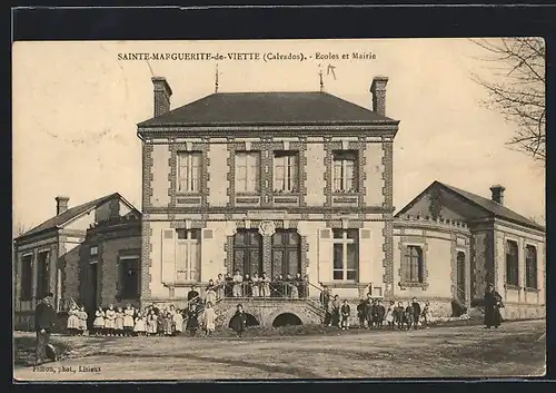 AK Sainte-Marguerite-de-Viette, Ecoles et Mairie