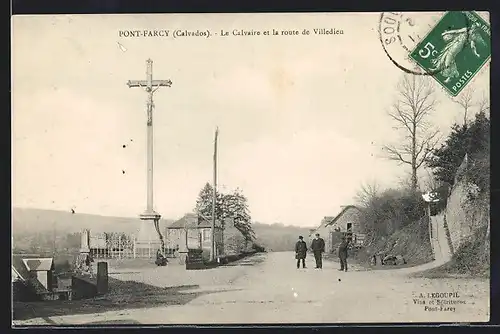 AK Pont-Farcy, Le Calvaire et la route de Villedieu