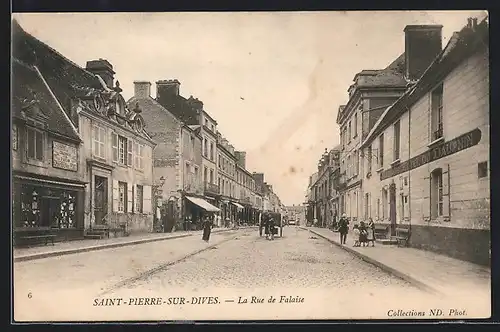 AK Saint-Pierre-sur-Dives, La Rue de Falaise