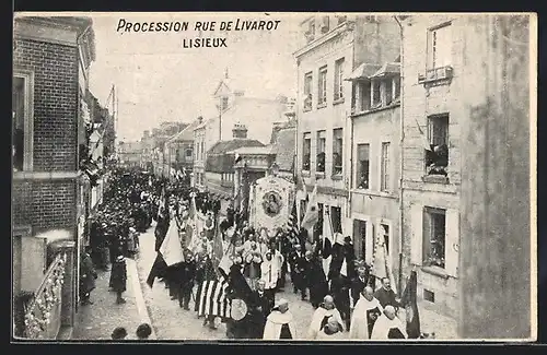 AK Lisieux, Procession Rue de Livarot