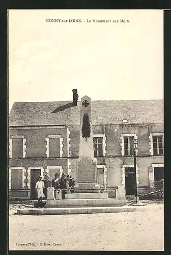AK Bonny-sur-Loire, Le Monument aux Morts