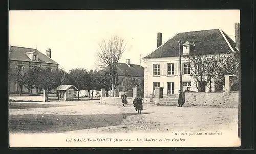 AK Le Gault-la-Forêt, La Mairie et les Ecoles