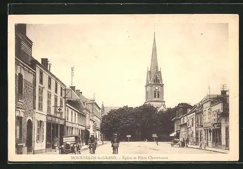 AK Mourmelon-le-Grand, Eglise et Place Clemenceau