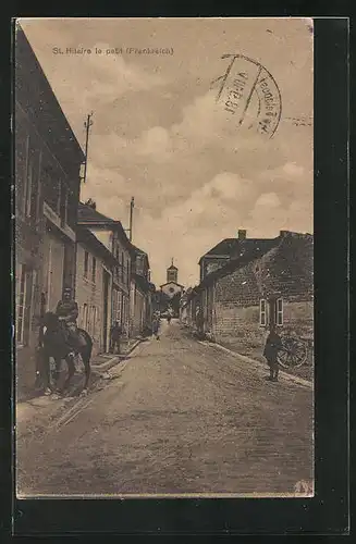 AK St.Hilaire le Petit, Ortsansicht mit Soldaten auf der Strasse