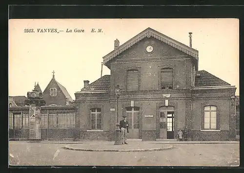 AK Vanves, La Gare, Vor dem Bahnhof