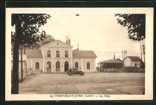 AK La Ferté-Saint-Aubin, La Gare, Ansicht vom Bahnhof