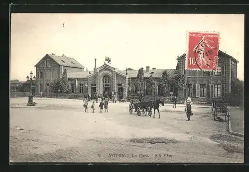 AK Noyon, La Gare, Ansicht vom Bahnhof