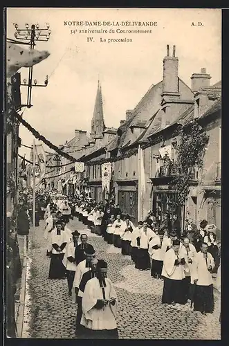 AK Notre-Dame-de-la-Délivrande, 34e anniversaire du Couronnement, La procession