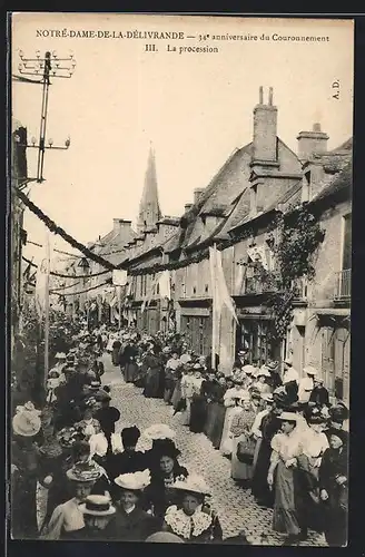 AK Notre-Dame-de-la-Délivrande, La procession