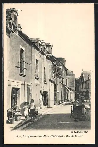 AK Langrune-sur-Mer, rue de la Mer, Kinder auf Strasse