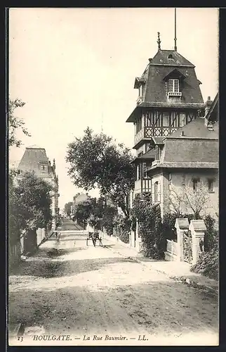 AK Houlgate, La Rue Baumier, Strassenpartie