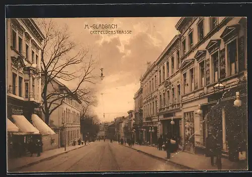 AK M.-Gladbach, Crefelderstrasse mit Passanten und Geschäften