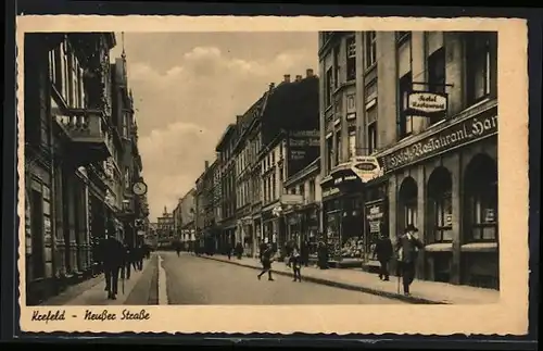 AK Krefeld, Neusser Strasse mit Geschäften und Passanten