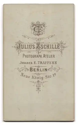 Fotografie Julius Zschille, Berlin, Neue König-Strasse 1a, Bürgerlicher Herr mit Zwicker im Anzug und Krawatte