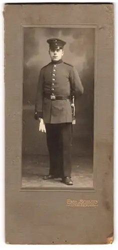 Fotografie Emil Schmid, Ludwigsburg, Junger Soldat in Uniform mit Portepee und Bajonett