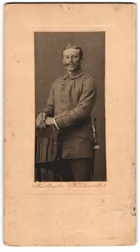Fotografie Max Beyerle, Mannheim, Unteroffizier mit Ordensband, Portepee und Bajonett in Uniform