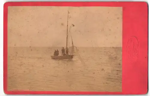 Fotografie P. E. Nickelsen, Sylt, Ansicht Westerland, Fischer mit Schleppnetzen beim Fischen