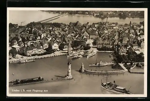 AK Lindau / Bodensee, Flugzeugaufnahme der Insel mit Hafen