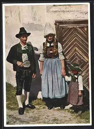 AK Stubaitaler Familie in Trachten